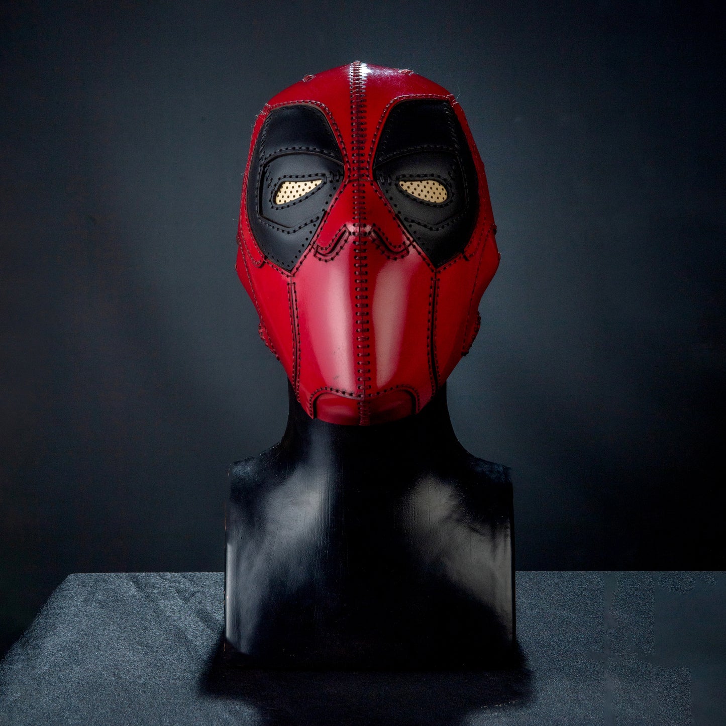 DeatPool Mask - Giyilebilir Gerçek Deri Kahraman Kostümü